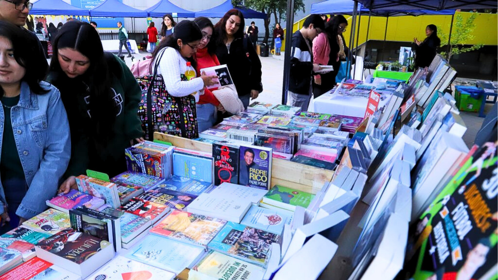 Unidad de Bibliotecas UOH celebró Día del Libro con variadas actividades